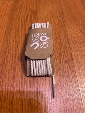 Loewe Cream and Tan Round Shoelaces Set